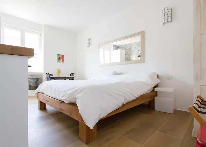 Luxury Cozy Studio by Central Station / Unique View